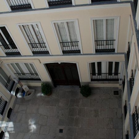 Hostal Yolanda Madrid Eksteriør bilde
